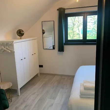 Douillets à L’orée Des Bois. Hébergement de vacances Houyet