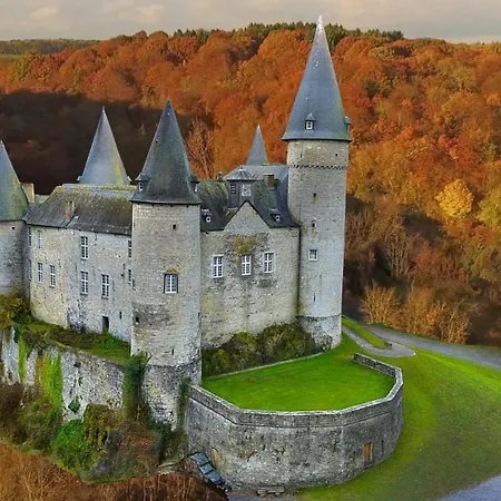 Douillets A L'oree Des Bois. * Houyet