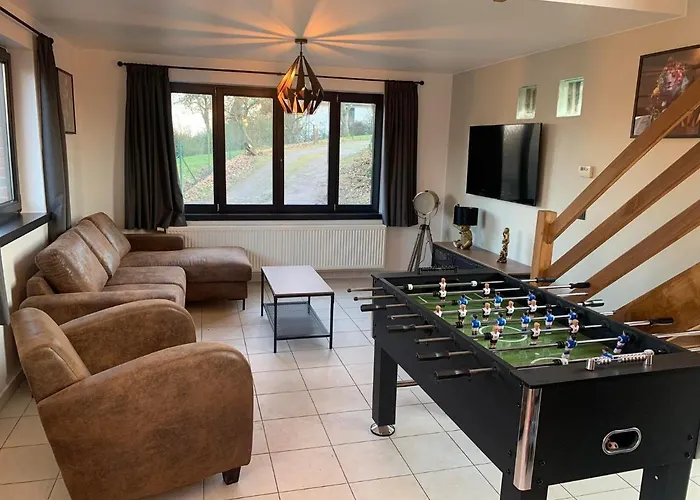 Douillets à L’orée Des Bois. * Houyet